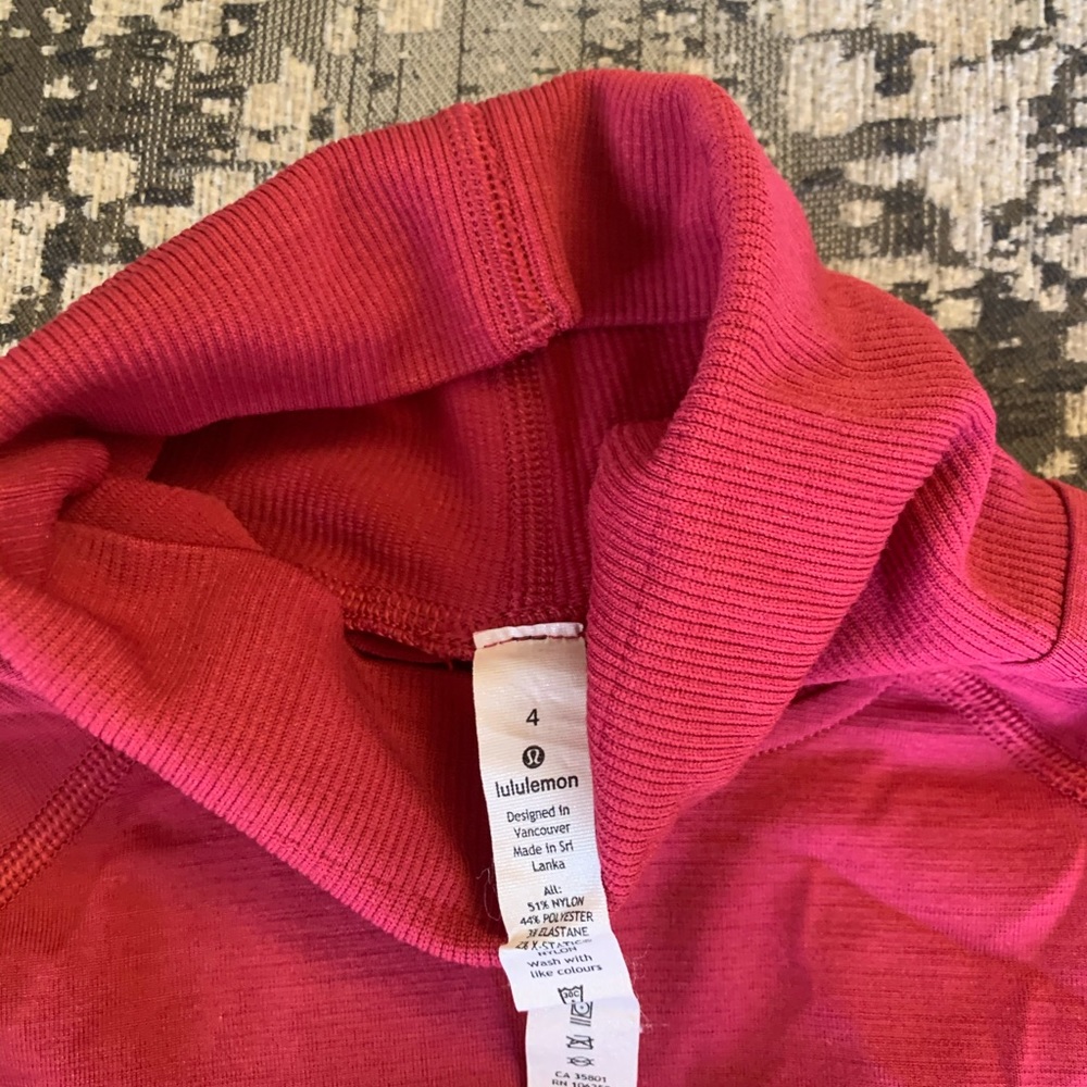 Lululemon turtleneck